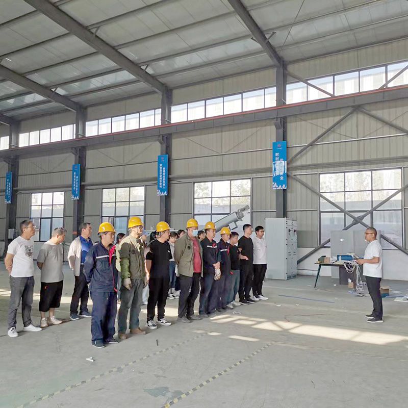 我司針對科技創新技術人員和車間一線工作人員進行技能表彰大會